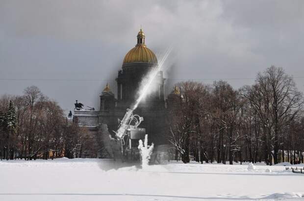 Ленинград 1942-2010 Сенатская площадь. Счетверенный пулемет Максим на службе ПВО блокада, ленинград, победа