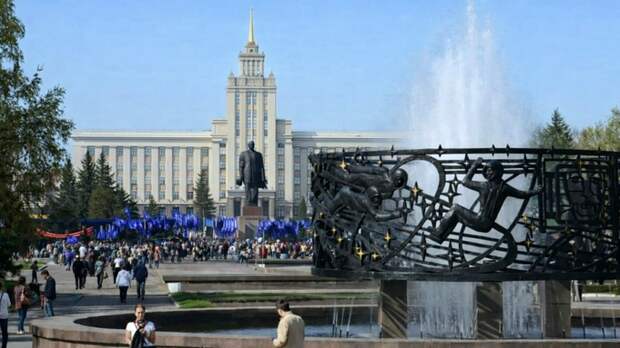 Высотка и шпиль. Как бы выглядел центр Барнаула по советскому генплану