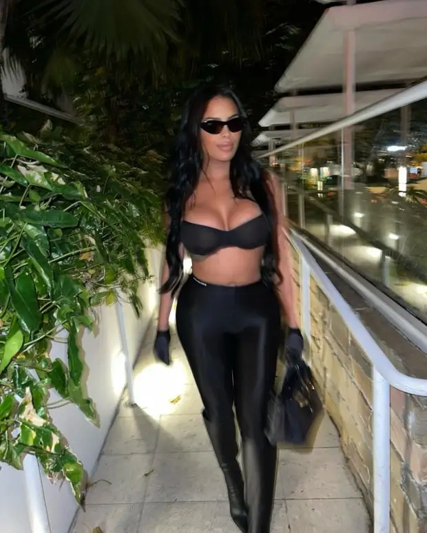 Чейни Джонс - новая возлюбленная Канье Уэста Чейни Джонс - новая возлюбленная Канье Уэста