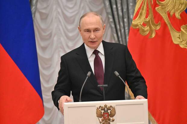 Путин призвал разработать российский ИИ для национальной обороны