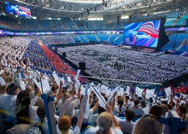 «После четырехчасового выступления перед футболистами зашел в мой номер: «Доктор, у тебя наверняка что-то есть, наливай»! - за кого болел Владимир Высоцкий