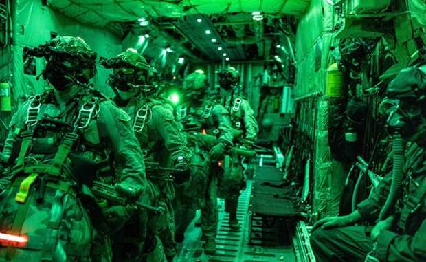 В Персидский залив идут «братские могилы морпехов»: Трамп бросает в бой "японскую" элиту