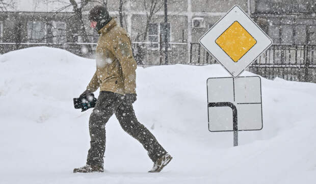 Синоптик спрогнозировал ослабление снегопада в Москве