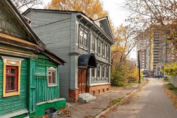Собственников двух домов-памятников в Нижнем Новгороде обязали восстановить эти ОКН до 2026 года