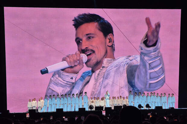 Дима Билан признался, что ищет композитора для "сумасшедшей" песни