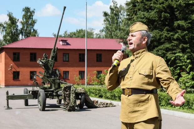 Представители Департамента ГОЧСиПБ поздравили ветеранов с Днем Победы
