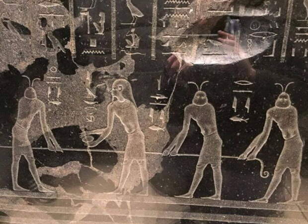 Самая оберегаемая тайна Египта. Древний бункер фараона, прилетевшего с Солнц Самая оберегаемая тайна Египта. Древний бункер фараона, прилетевшего с Солнц