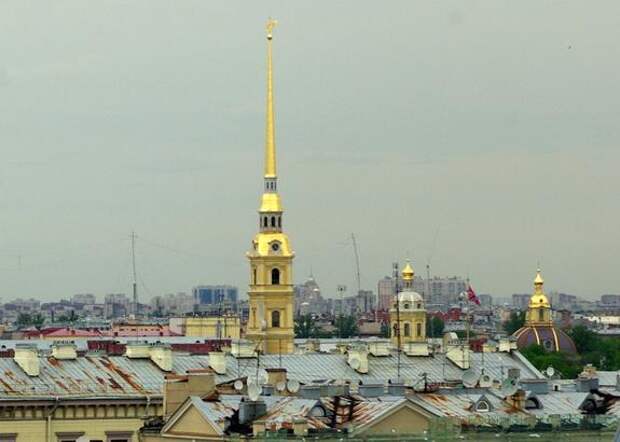 В Петропавловской крепости произвели полуденный выстрел к юбилею полета в космос