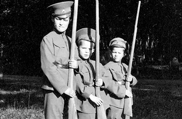 Как семья Романовых жила последние дни перед своей трагической казнью