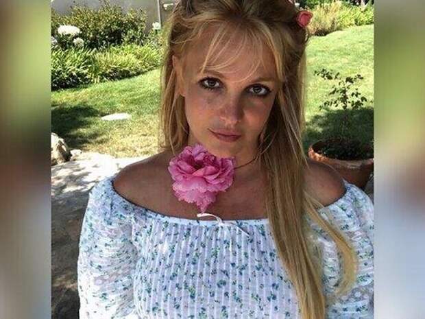 Бритни Спирс поместили в рехаб после ареста за пьяное вождение