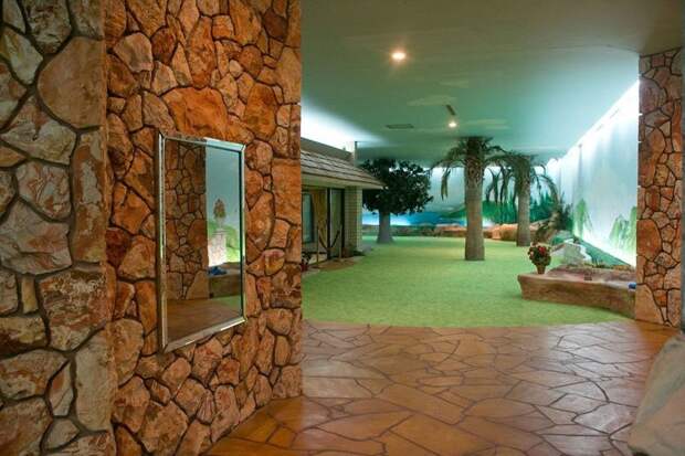 5000-sq-ft-cold-war-bunker-underneath-suburban-house-in-las-vegas-13
