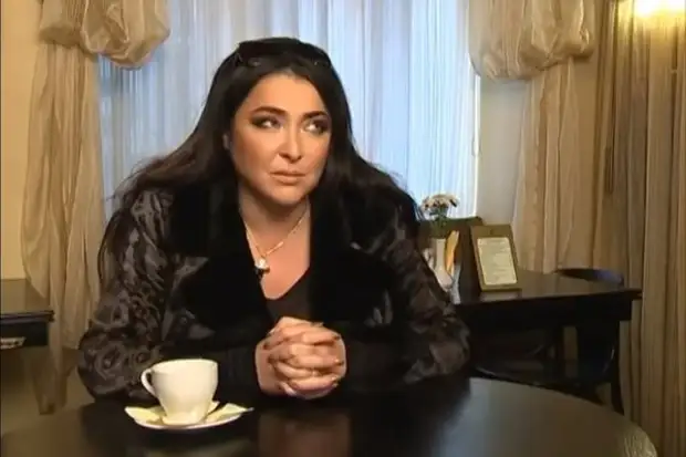 Певица Лолита впервые в жизни отменила концерт: "Я думаю, что вы меня поймете"