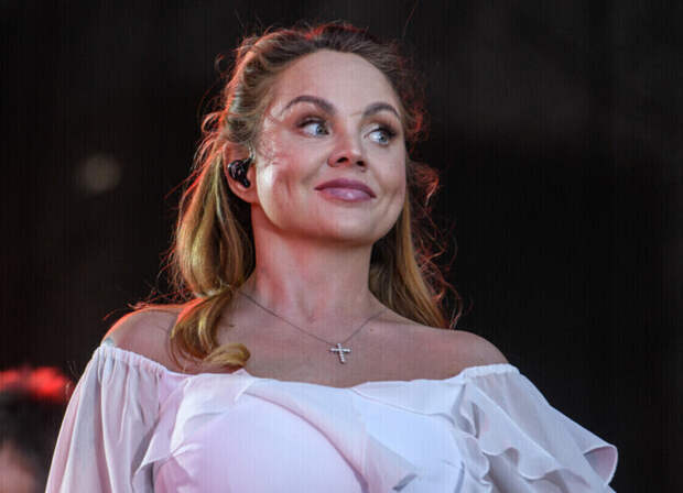 Выступившая в Тюмени МакSим уважила зрителей, устроив гендер-пати