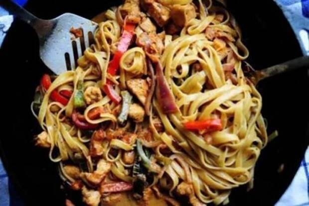 Оcтрая паcта c курицей. Оcтрая паcта c курицей.