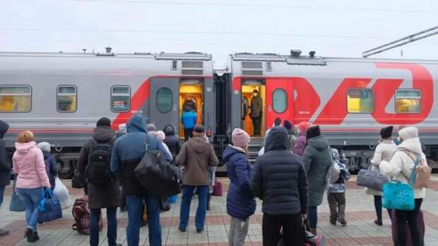С 1 октября в Алтайском крае возобновляются льготы на пригородные поезда / Фото: канал Виктора Томенко в MAX