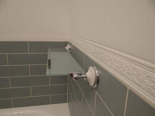 Большие хитрости при укладке плитки в маленькой ванной комнате