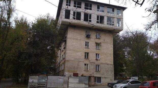 Скромностью тут и не пахнет Скромностью тут и не пахнет