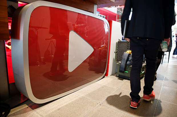 В YouTube не собираются удалять видео неонацистской группировки