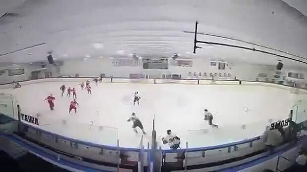 Число погибших в результате стрельбы на хоккейном матче в США выросло до 2. Среди них — стрелок. Четыре человека ранены. https://t.me/webmoney_d...