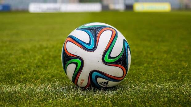 Сборная России впервые за год выступила на турнире под эгидой УЕФА с национальными гимном и флагом