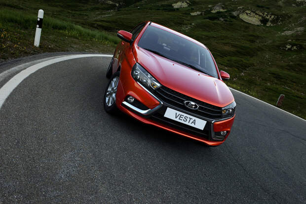 LADA Vesta 1,8 с "механикой" может появиться у дилеров в январе