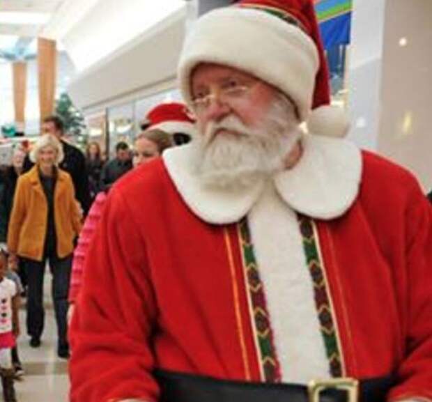 В США Санта-Клаус избил мужчину, выслушав желание его падчерицы желание, избиение, санта