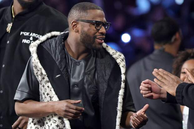 Флойд Мейвезер обвинён в неуплате аренды частного самолёта, на боксёра подали в суд