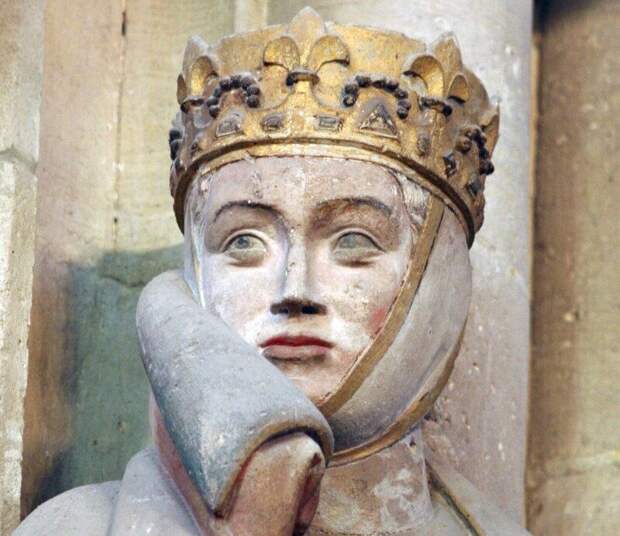 Статуя маркграфини Уты в Наумбургском соборе, середина XIII в.