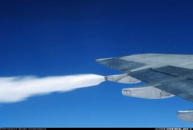 Аварийный слив топлива на Boeing 767 - фото Airlibes.net