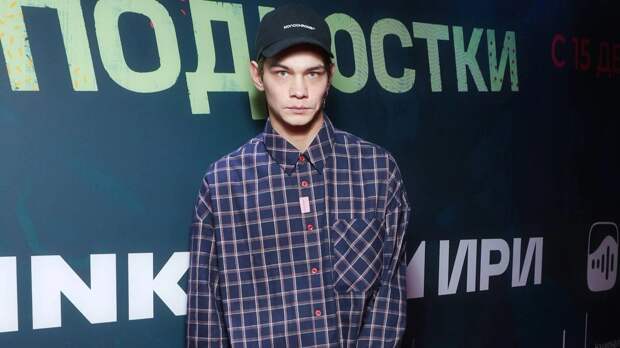 Слава Копейкин рассказал об опасных трюках на съёмках фильма «Красавица»: «Падал с высоты третьего этажа, было весело» — видео Super