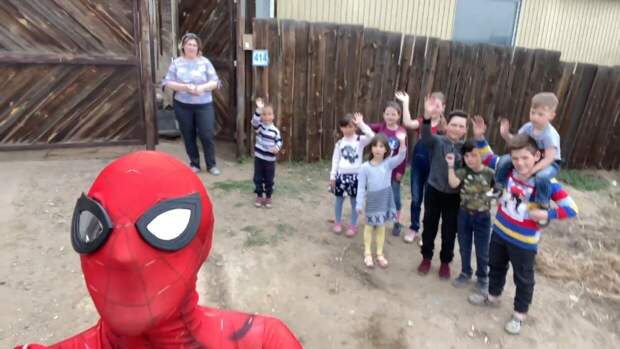 Человек-паук из Бурятии помогает многодетным семьям. ФАН-ТВ