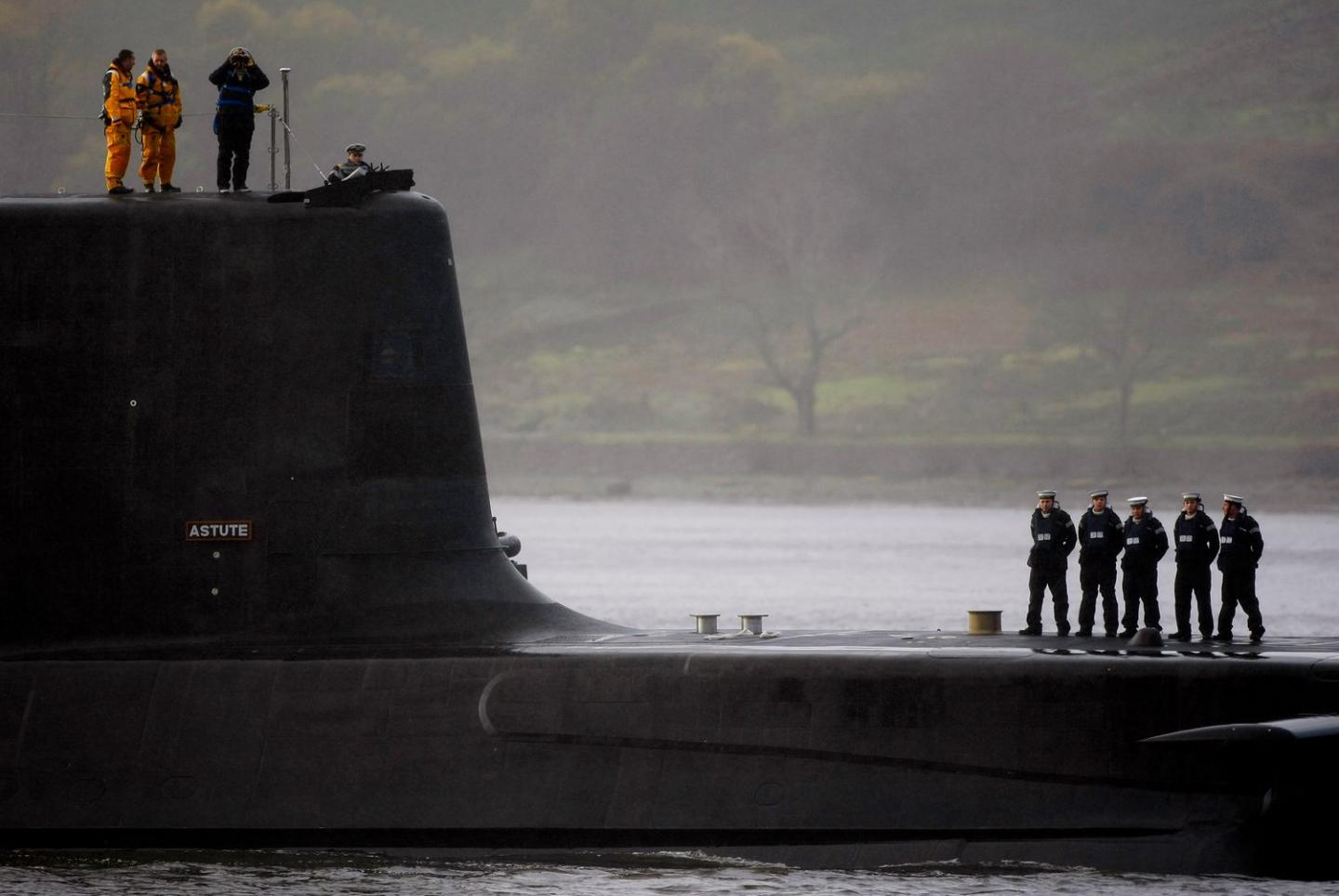 Британские моряки попались на кокаине перед слежкой за российскими подлодками