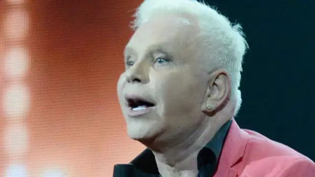 Директор Бориса Моисеева признался, что содержание певца обходится в 100 тысяч в месяц