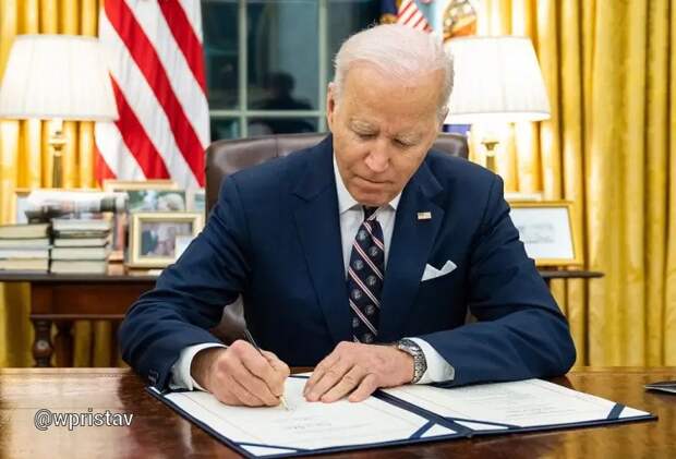 Пресса США: Байден покинет президентскую гонку, если так решат его родственники