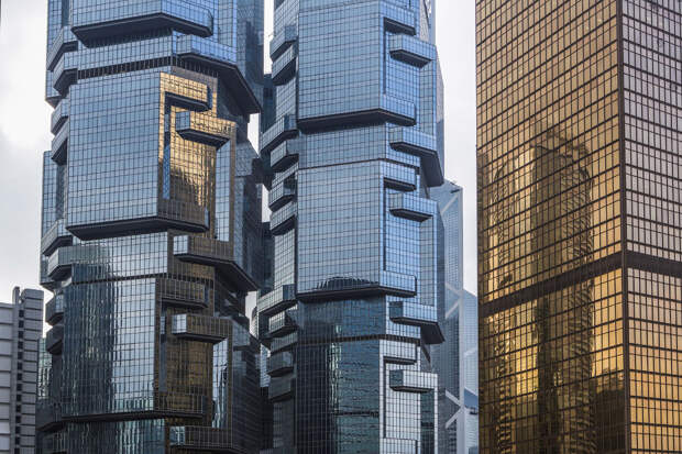 48-этажная Lippo Tower и 44-этажная Peregrine Tower 48-этажная Lippo Tower и 44-этажная Peregrine Tower