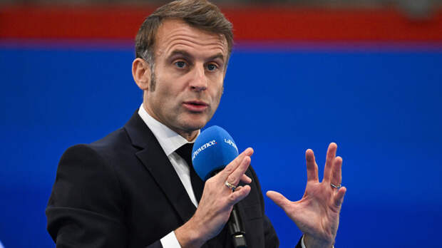 Макрон анонсировал скорое начало строительства нового авианосца