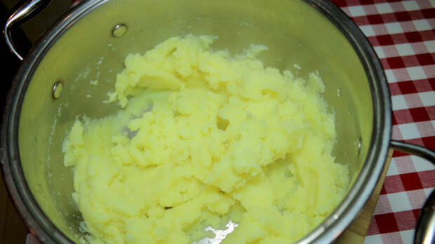 Вкусные котлеты по бабушкиному рецепту с картофелем пюре Еда, Видео рецепт, Котлеты, Пюре, Длиннопост, Видео, Рецепт, Кулинария