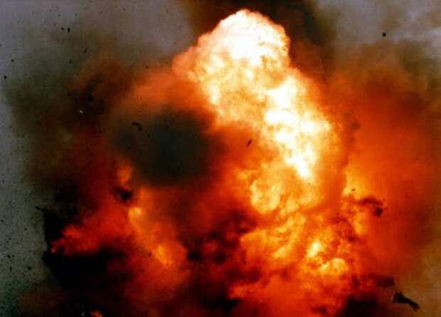 Эпичный взрыв: уничтожение ЗРК С-300 ВСУ в Николаевской области (ВИДЕО) | Русская весна