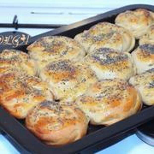 Фасолевые булочки с маком и изюмом