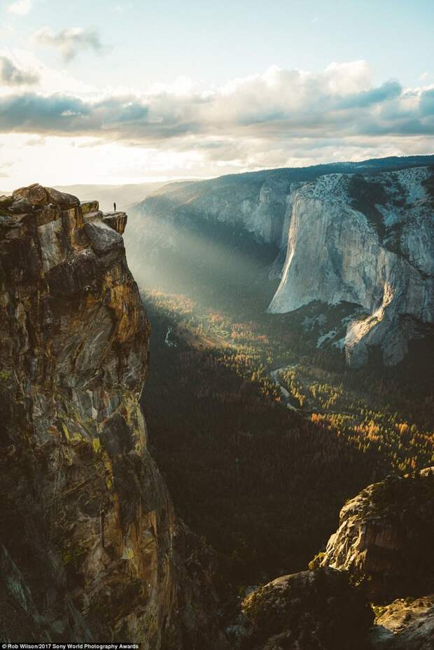 Закат над Йосемитской долиной, США. Фотограф Роб Уилсон Sony World Photography, Sony World Photography Awards 2017, фотоконкурс