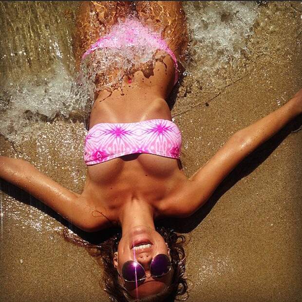 923851 1390464991277528 30306199 n CAUTION: Surfaces slippery when wet (55 Photos)