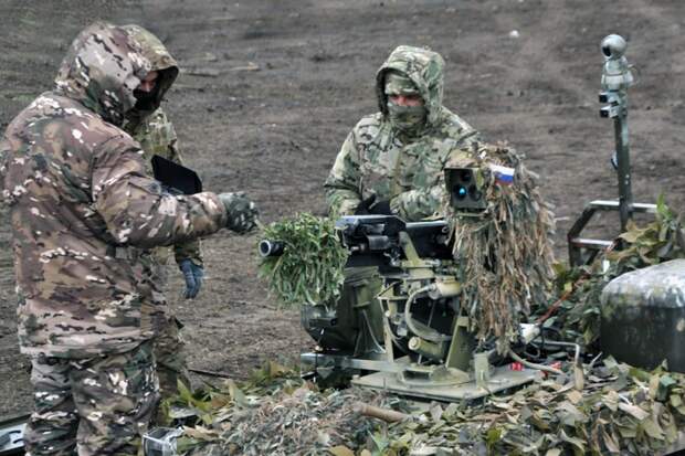 Актеры и музыканты записали поздравления с Новым годом для участников СВО