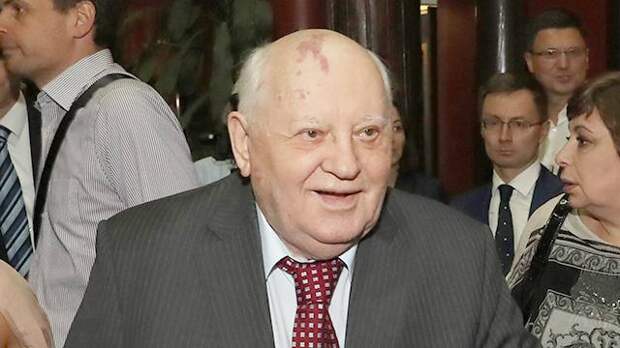 Путин поздравил Горбачева с днем рождения Об этом сообщается на сайте Международного фонда социально-экономических и политических исследований.