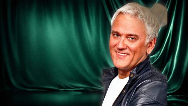 «Шторы — это граница между человеком и природой»: как Александр Маршал построил стеклянный дом, где даже лестница парит в воздухе