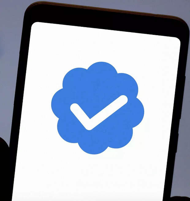 Из Twitter уберут старые синие галочки, поскольку они получены не тем способом