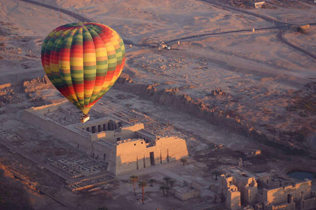 Вид с воздушного шара на Долину Царей на рассвете. Египет красота, путешествия, фото