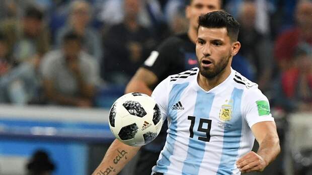 Нападающий  Нападающий