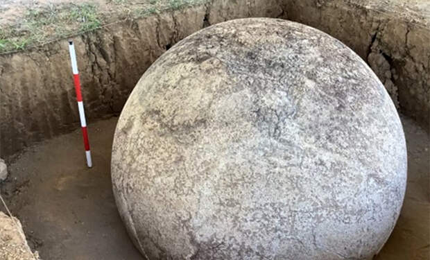 Ученые нашли под землей в джунглях каменные шары диаметром 3 метра. Анализ не смог дать ответ, сколько им лет