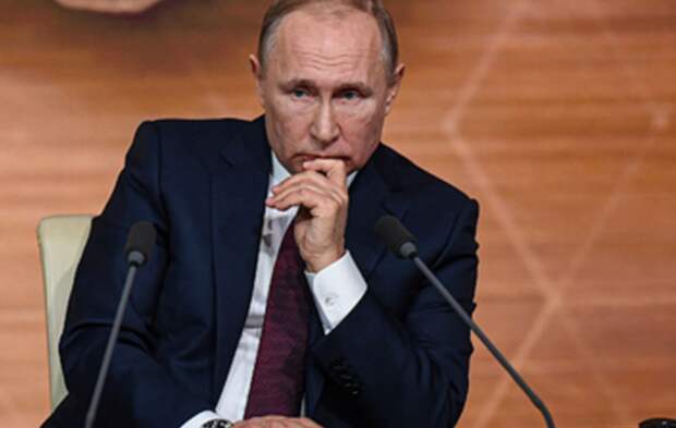 «Не хочется казаться грубым, но…»: Журналист попытался поймать Путина, но получил отпор