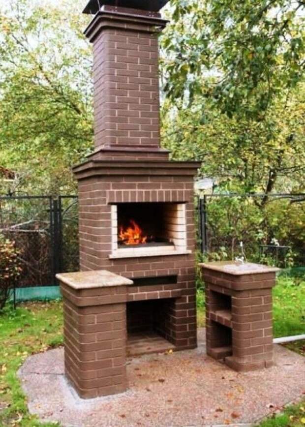 Барбекю-гриль из кирпича на дачном участке. | Фото: barbeku-kamin-i-pech.ru. Барбекюгриль из кирпича на дачном участке Фото barbekukaminipechru